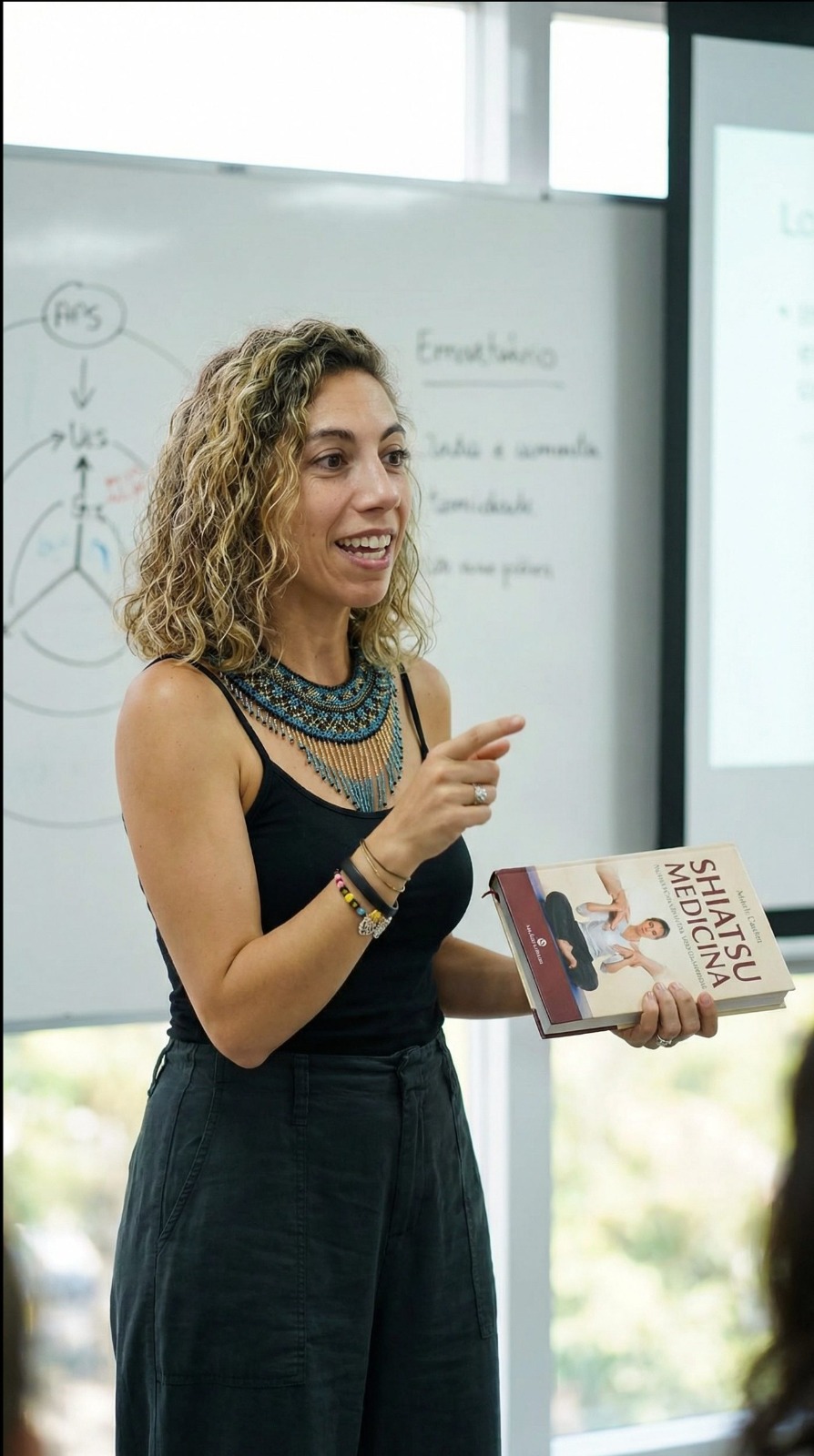 Bárbara Couto a ensinar Shiatsu Medicina numa formação